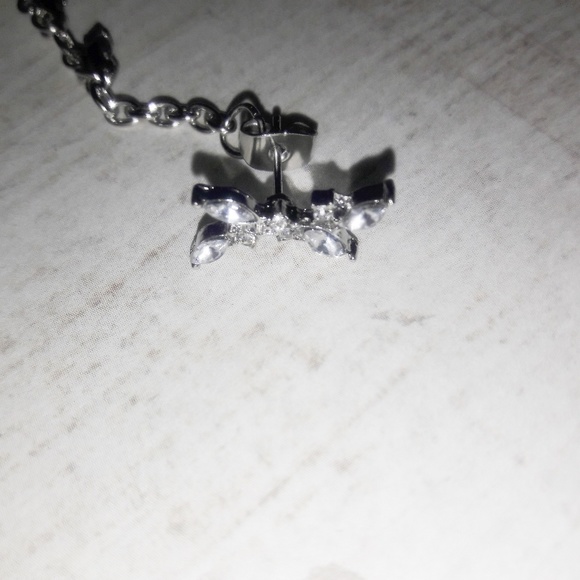 Silver Crystal Drop Dangle Earings - Picture 3 of 4